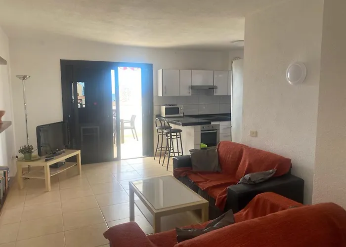 Lovely 2 Bed 7a3, Victoria Court 1, Cristianos,tenerife