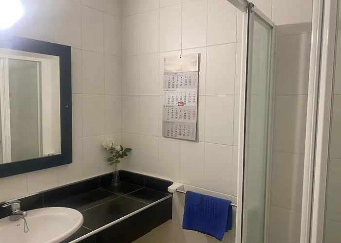 Lovely 2 Bed 7a3, Victoria Court 1, Cristianos,tenerife *