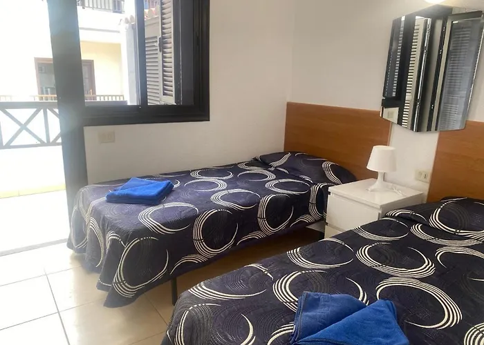 Lovely 2 Bed 7a3, Victoria Court 1, Cristianos,tenerife