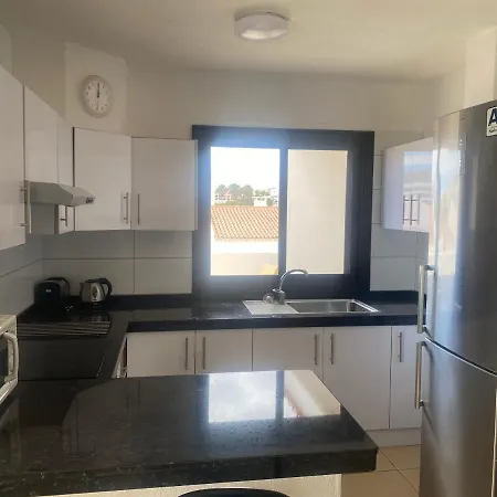 Self Catering 2 Bed 7a3, With Sea Views Cristianos,tenerife *